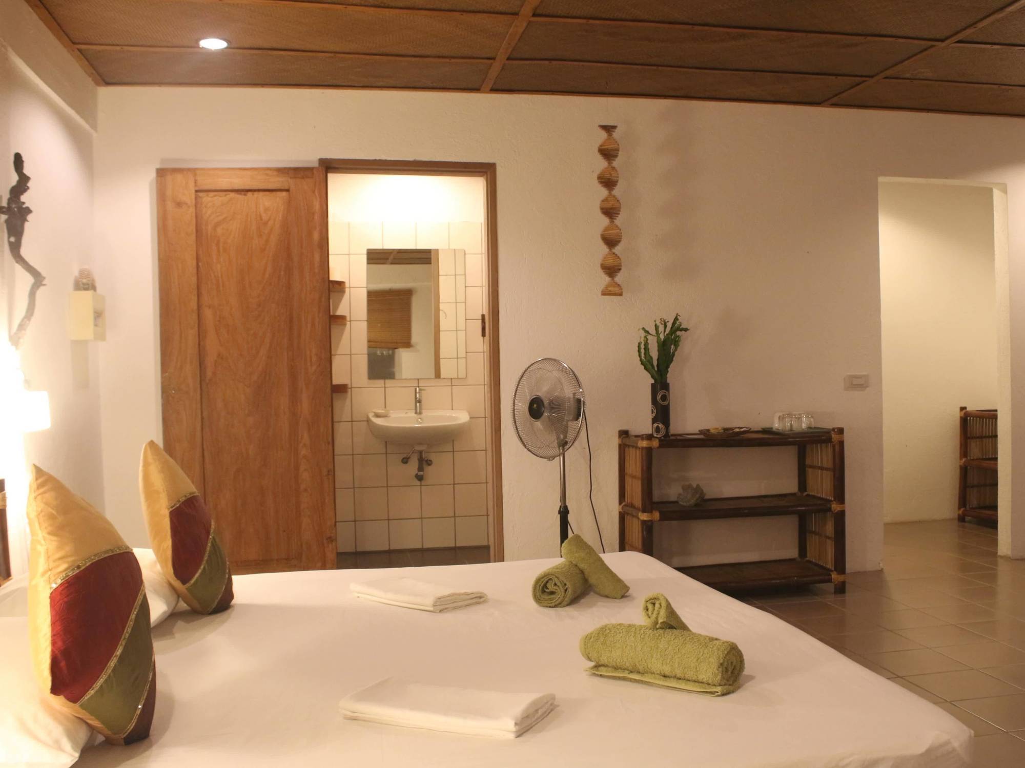 Chindonan Dive And Beach Resort Coron Exterior foto
